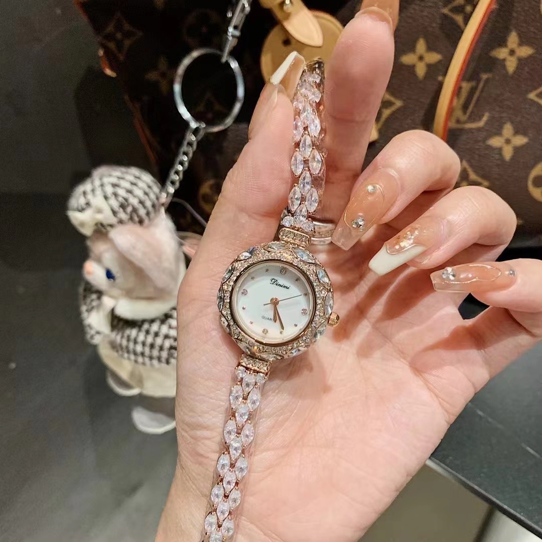 Exquisite and stylish Korean-s - đánh giá và giá Luxury Watch Value