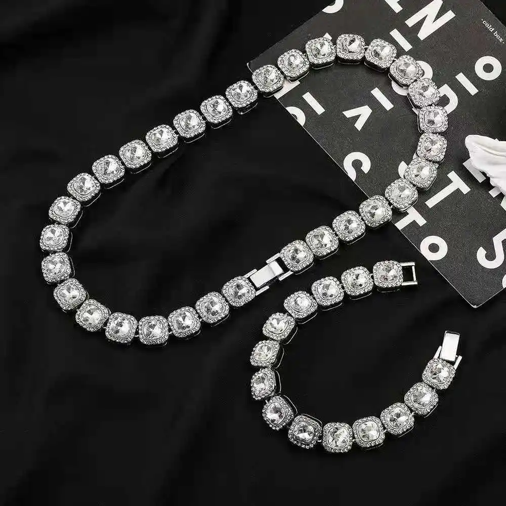 Luxury Wristwatch Necklace Bra - đánh giá và giá Luxury Watch Miami
